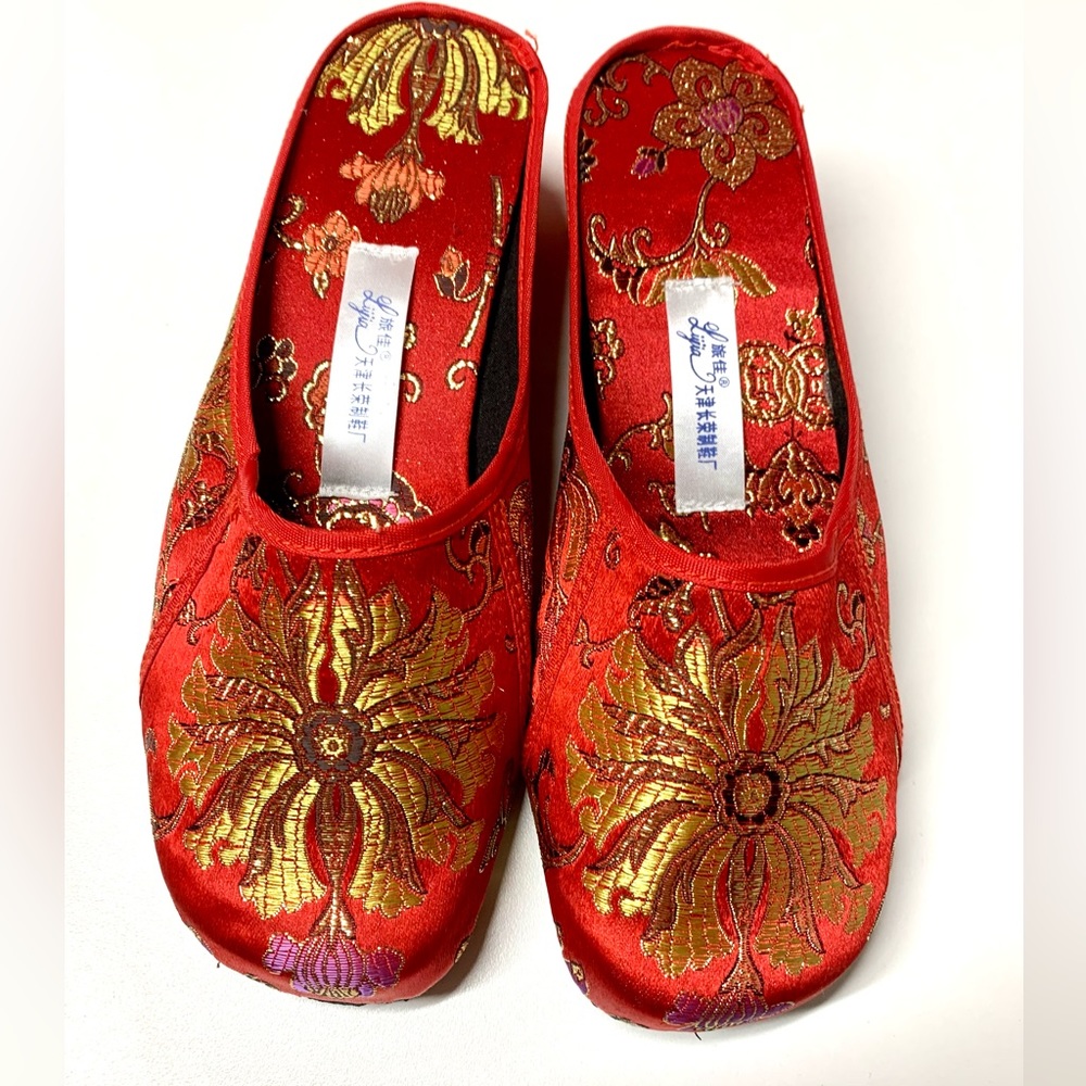 Vintage Asian shoes, lucky Red- size 6.5
